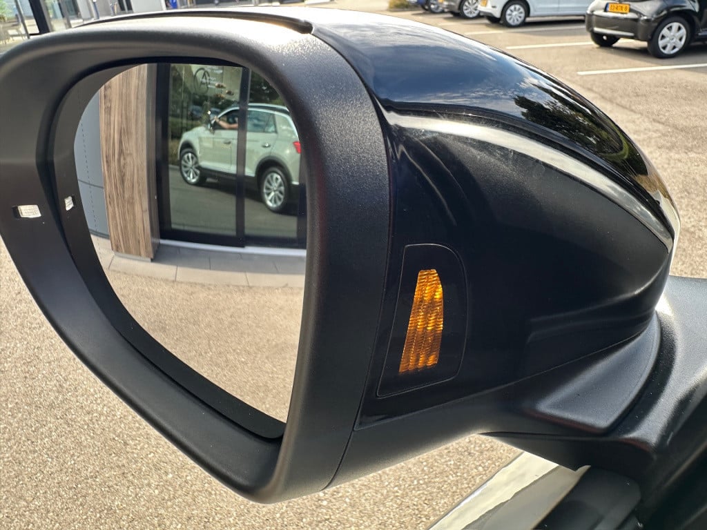 Volkswagen T-roc 1.5 tsi 150pk dsg style | camera | dode hoek | carplay | k