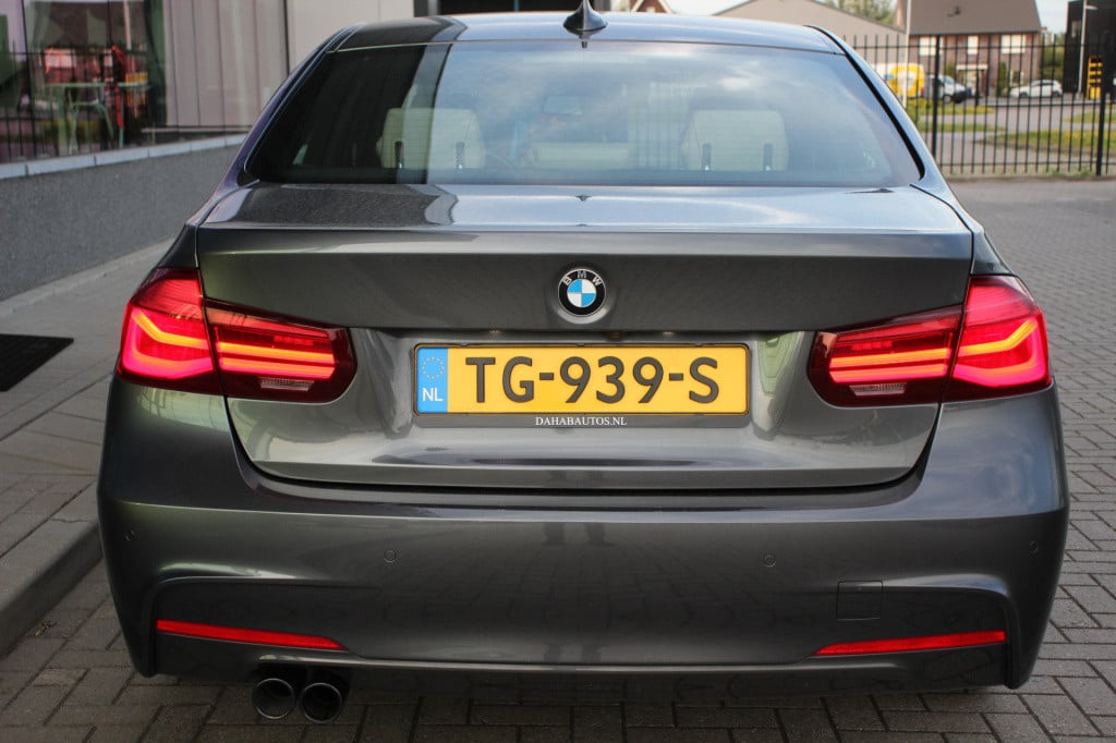 BMW 3-serie 320i xdrive m sport edition | dealer onderhouden