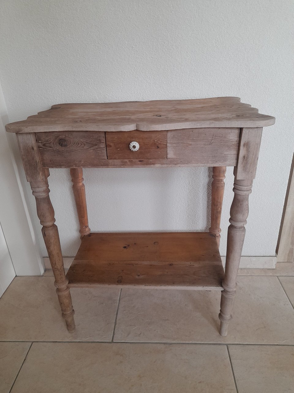 Antiek side table  41 x 65 x 75H
