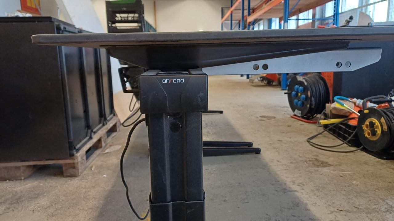 Hoogte verstelbaar bureau
