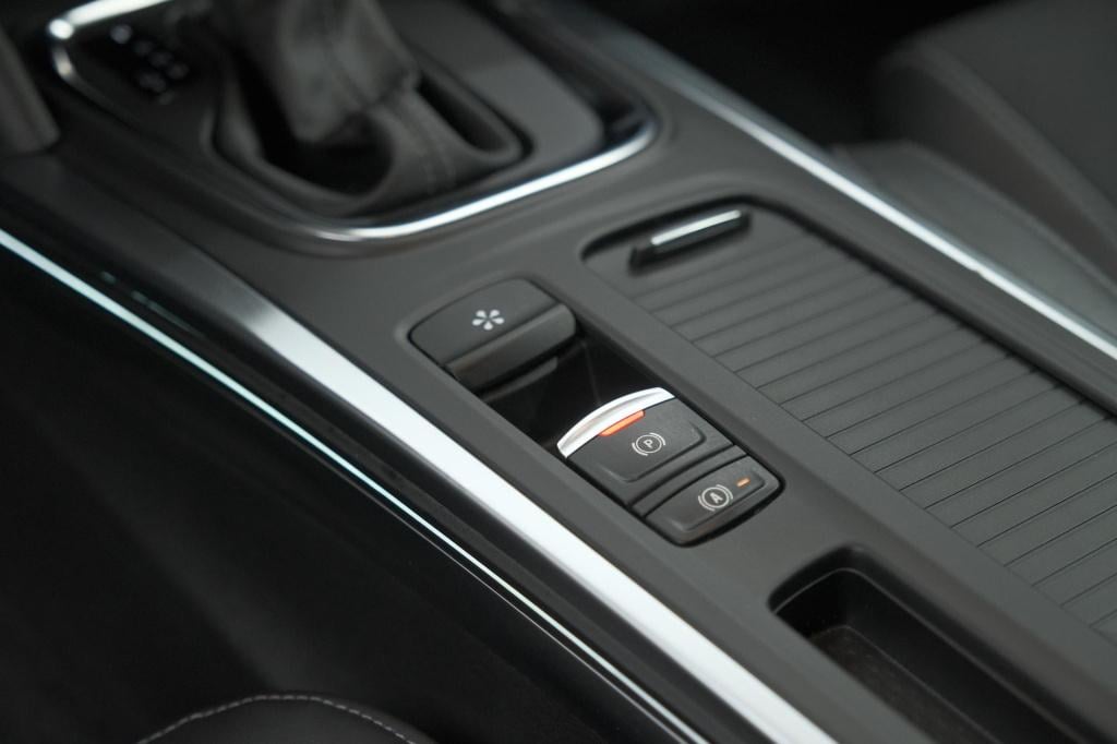Renault Megane tce 140 edc techno | dodehoekdetectie | camera | 9.3 inch gr