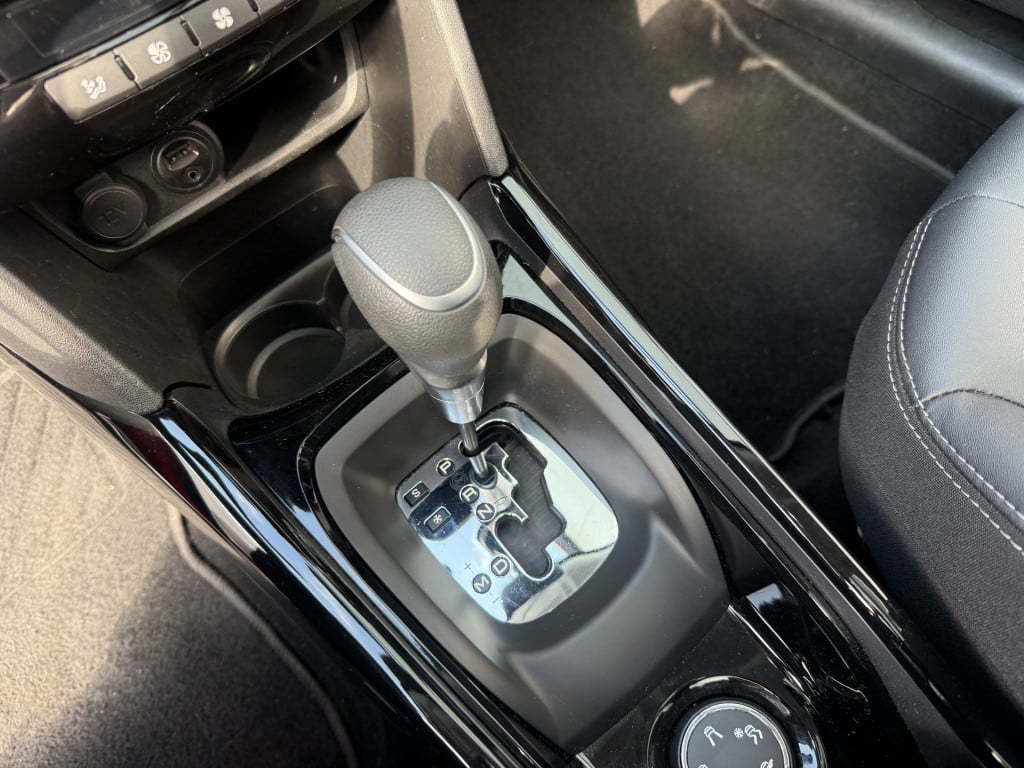 Peugeot 2008 1.2i automaat puretech allure 5-drs
