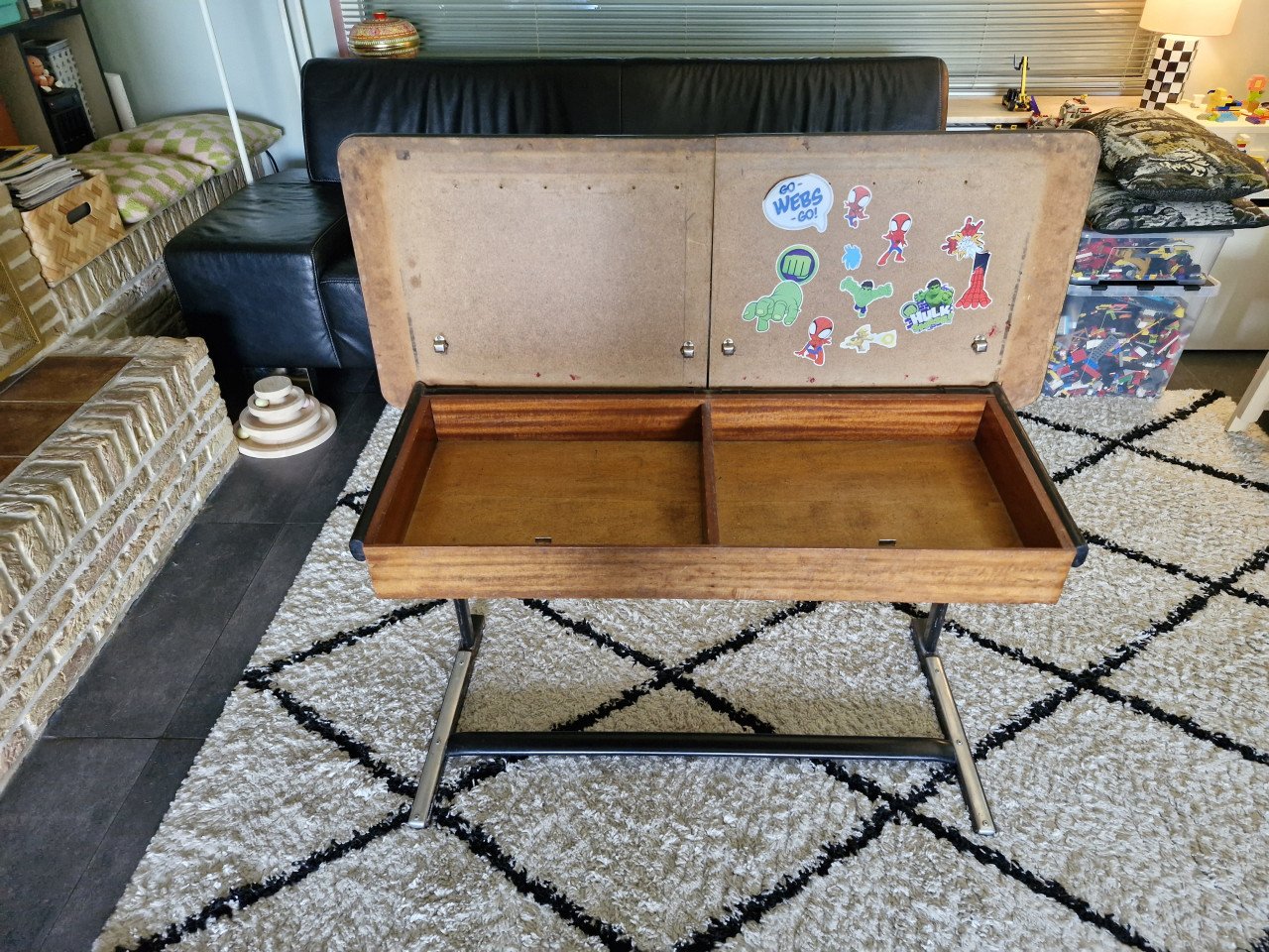 Kinder Bureau / Lessenaar