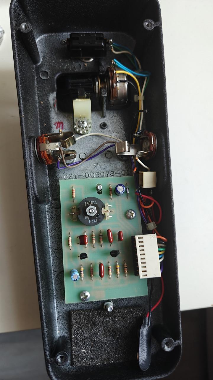 Dunlop Crybaby gcb95 (reparatie vereist)