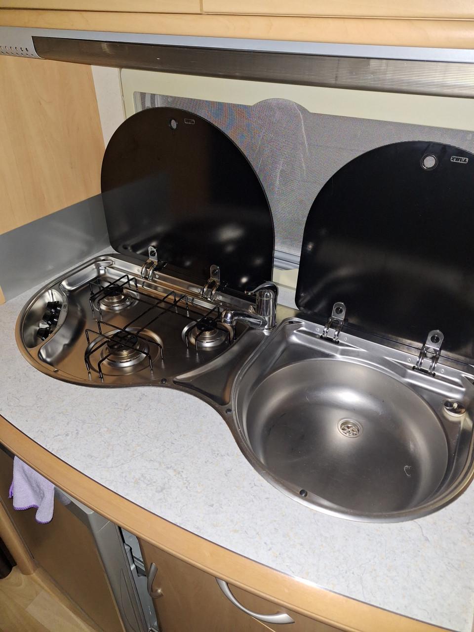 Caravan hobby de luxe 500 kmf 3 pers stapelbed