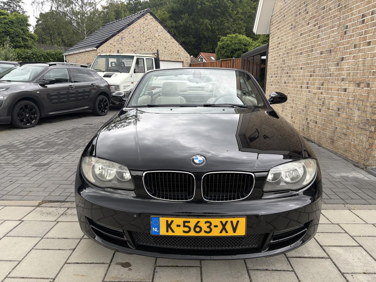 BMW 1-serie Cabrio 118i Airco PDC 2008 Boekjes