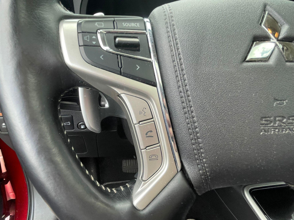 Mitsubishi Outlander 2.4 phev intense+ plug in hybride automaat
