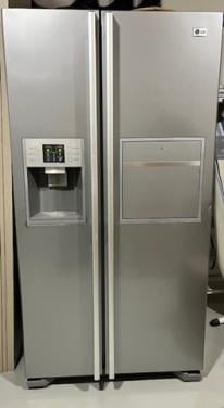 LG Amerikaanse Koelkast met Water- en IJsdispenser en Mini Bar