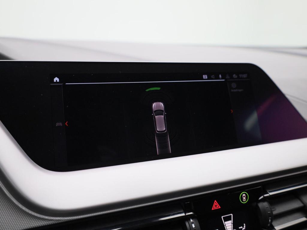 BMW 1 Serie 116i executive | automaat | parkeer sensoren | navigatie | virt