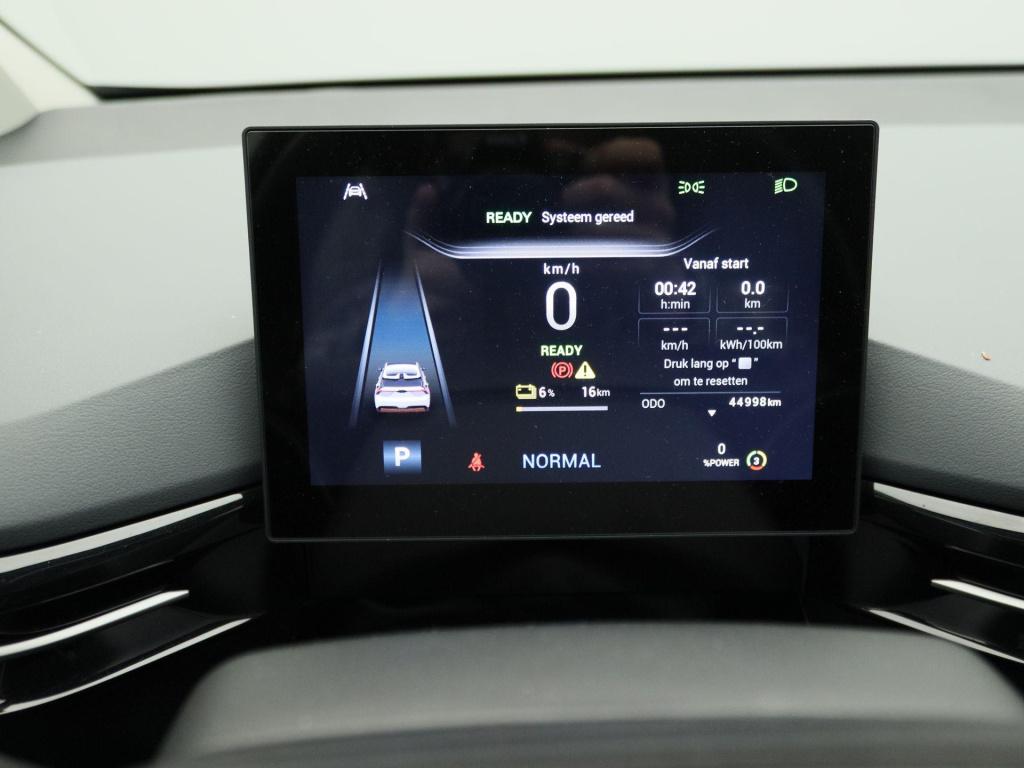MG Mg4 long range luxury 64 kwh | carplay | stoelverwarming | stuurverwarmi