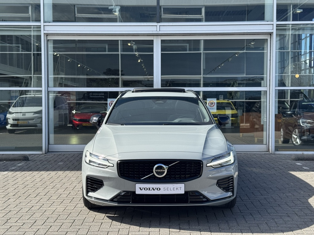 Volvo V60 t6 398pk recharge plus dark| panodak| adap.cruise| trekhaak| 36