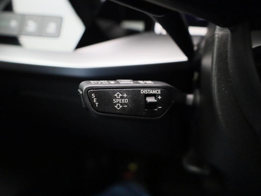 Audi A3 limousine 30 tfsi s edition | automaat | navigatie | vlak stuur | c