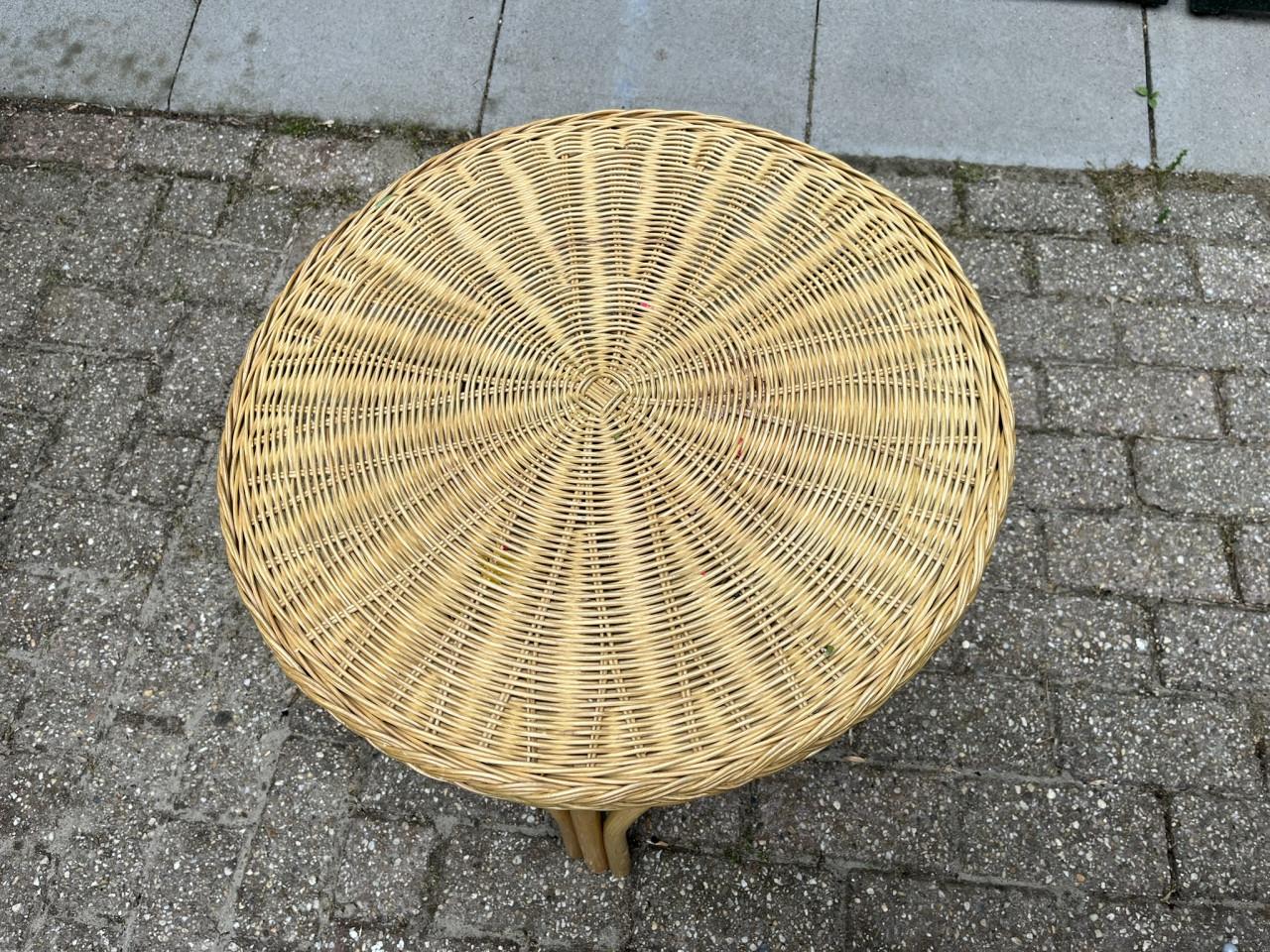 Rotan tafeltje