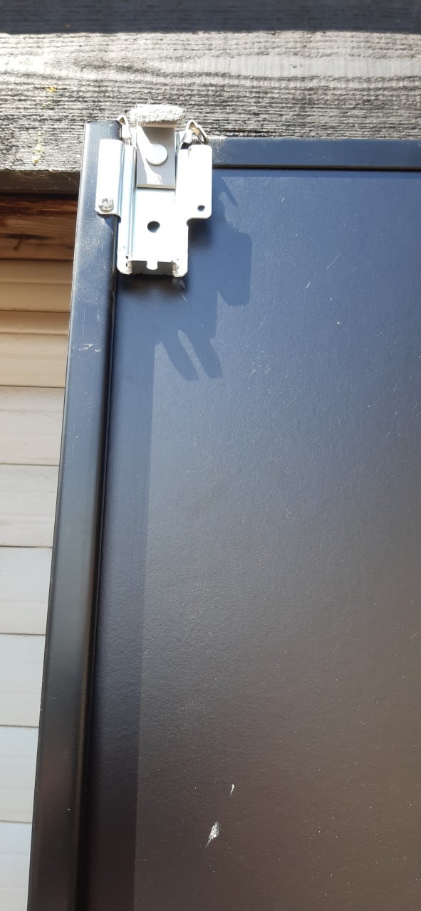 Twee kast schuifdeuren.