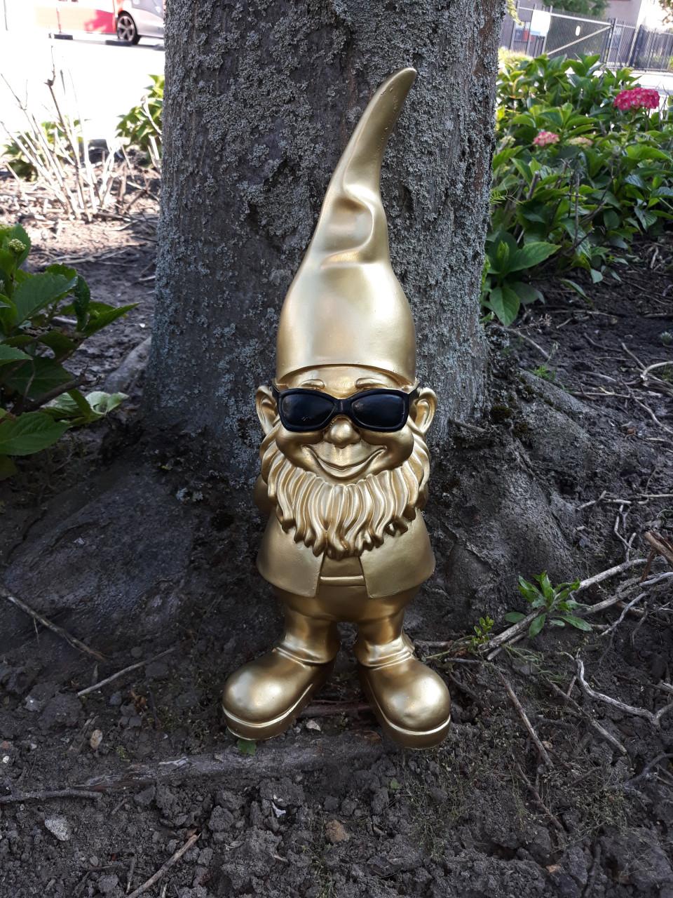 Originele tuinkabouter met zonnebril - 41cm - Tuindecoratie