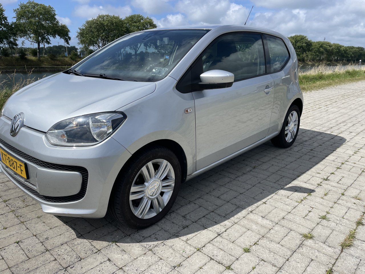Volkswagen up 1.0 take up