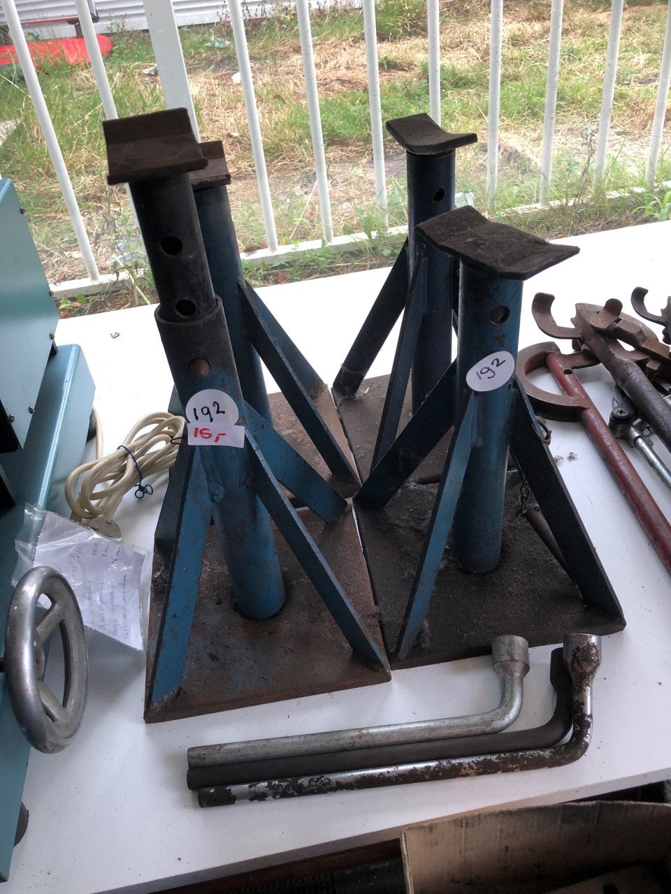 Te koop: diverse gereedschappen, onderdelen en inventaris