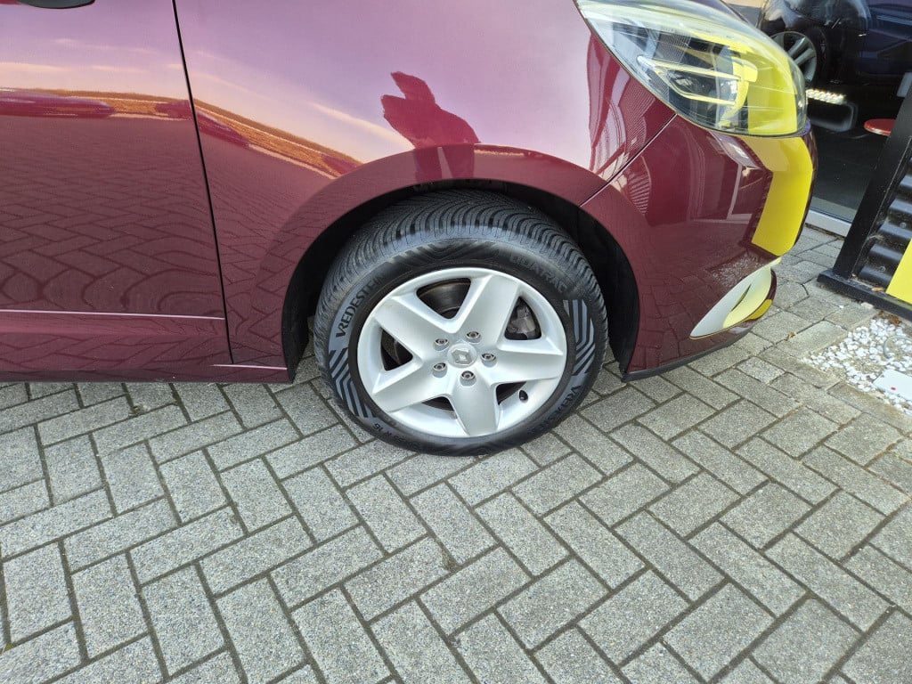 Renault Scenic 1.6 110 expression navigatie, clima, trekhaak, all seasonban