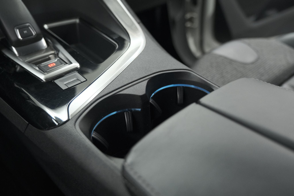 Peugeot 3008 puretech 130 eat6 allure | camera | dodehoekdetectie | elektri