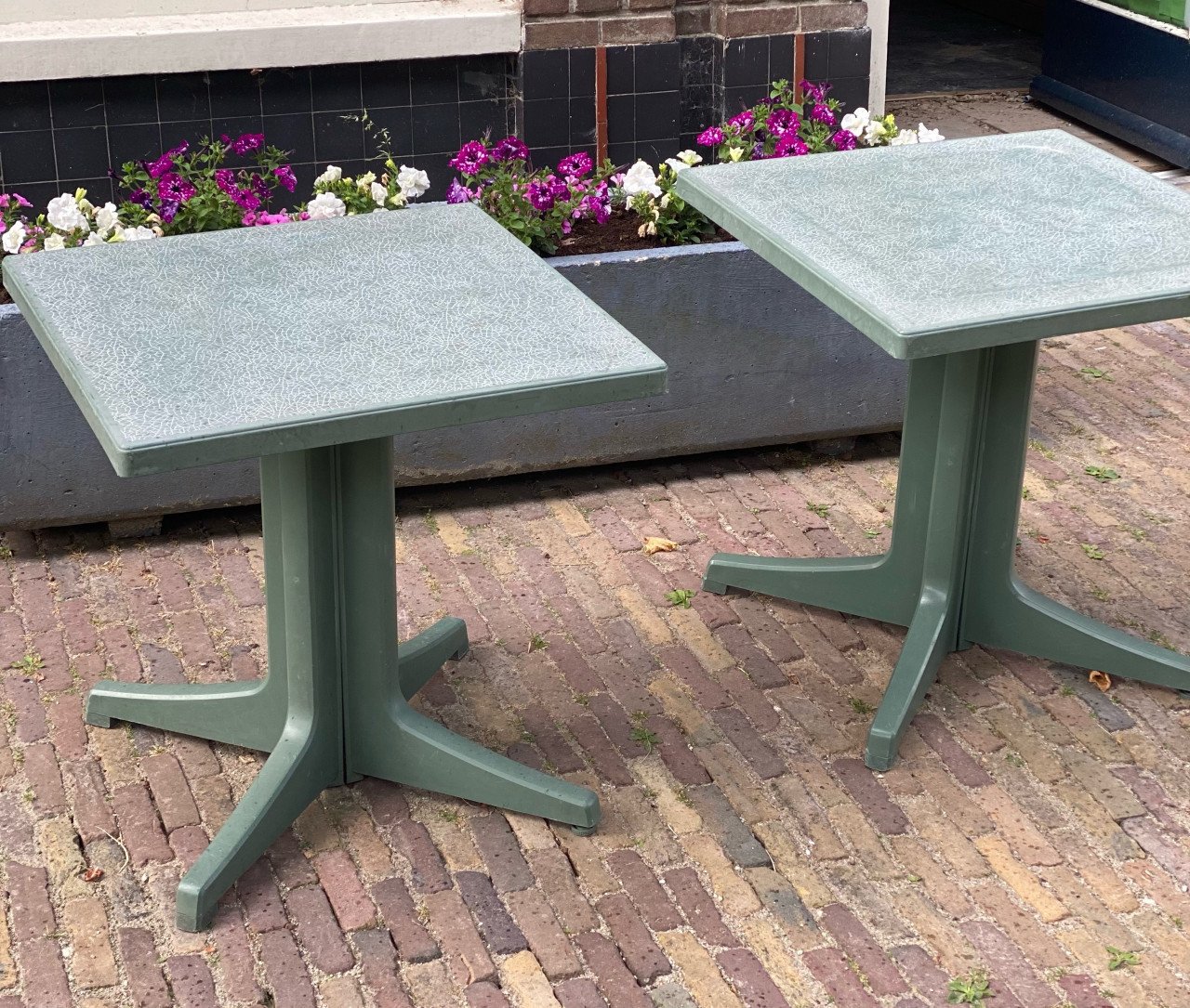 Vierkante Tuin - terras tafels.