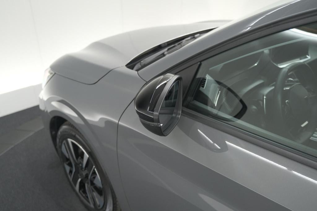 Peugeot 208 1.2 hybrid 110 e-dcs6 allure | apple carplay | parkeersensoren 