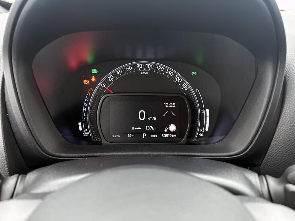 Toyota Aygo x 1.0 vvt-i s-cvt envy automaat | navigatie | jbl soundsystem |