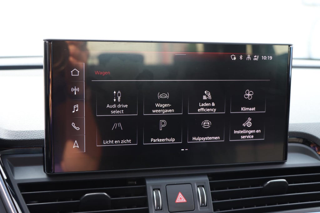 Audi Q5 50 tfsi e quattro s edition 300pk s-tronic audi q5 50 tfsi e s edit