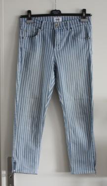 Blauw wit gestreepte broek maat 36