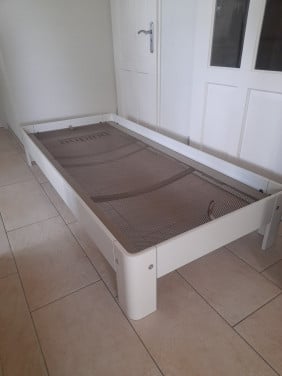 Auping bed ( hand verstelbaar ) 90 x 200 (in goede staat )