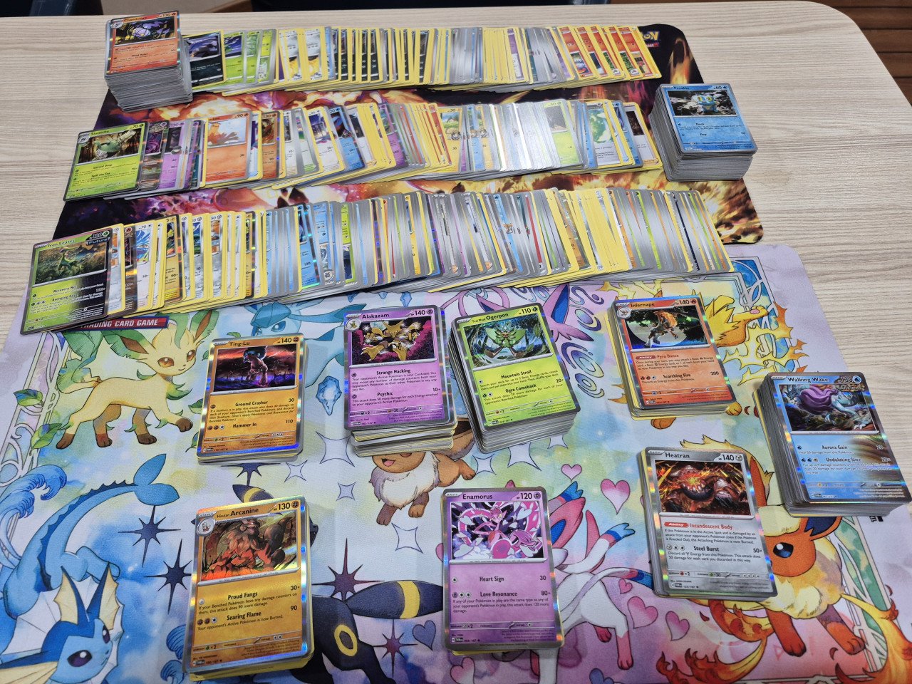 Mooie partij van 800 pokemon kaarten. Holo's en normale