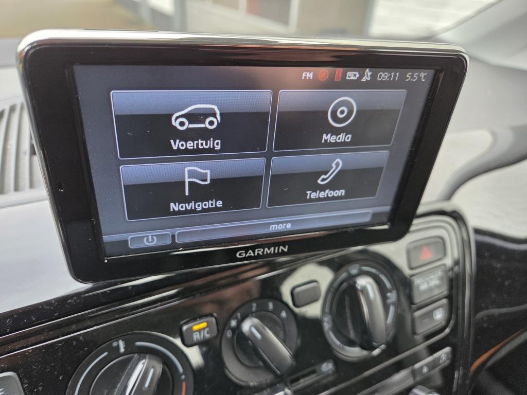 Volkswagen UP! 1.0 move up! bluem. executive | airco | navigatie | 5-deurs