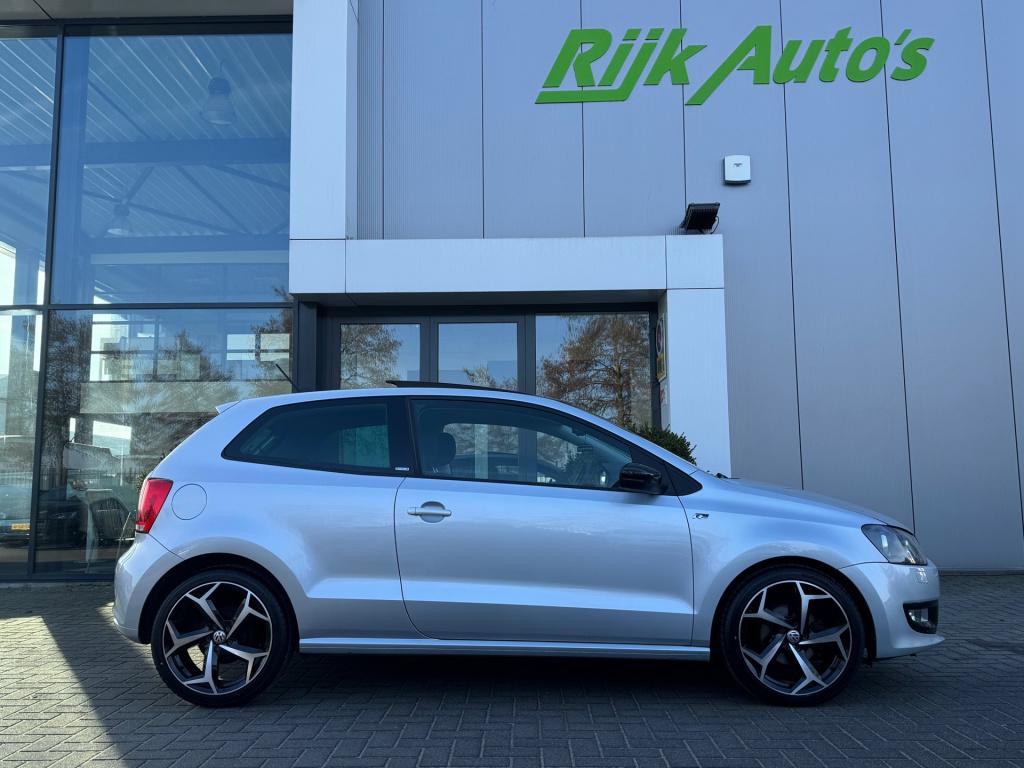 Volkswagen Polo 1.4-16v style * cruise control * panoramadak * carplay