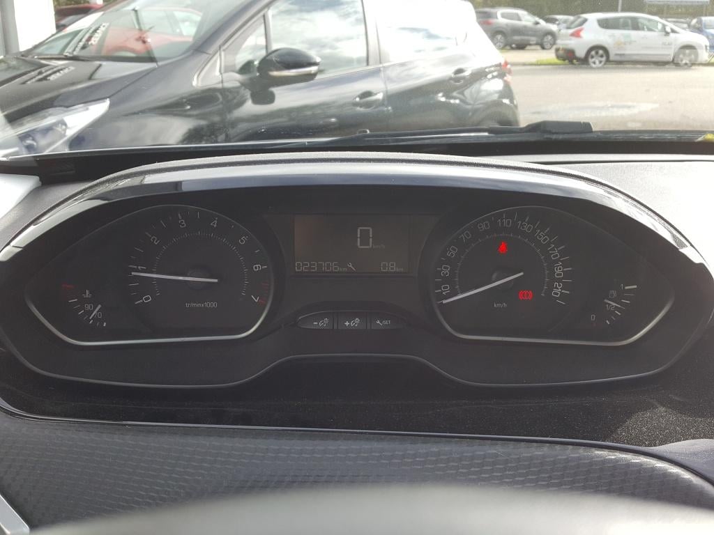 Peugeot 2008 1.2 130pk signature apple carplay & android auto | navigatie t