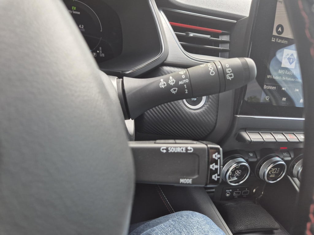 Renault Captur 1.6 e-tech full hybrid 145 r.s. line