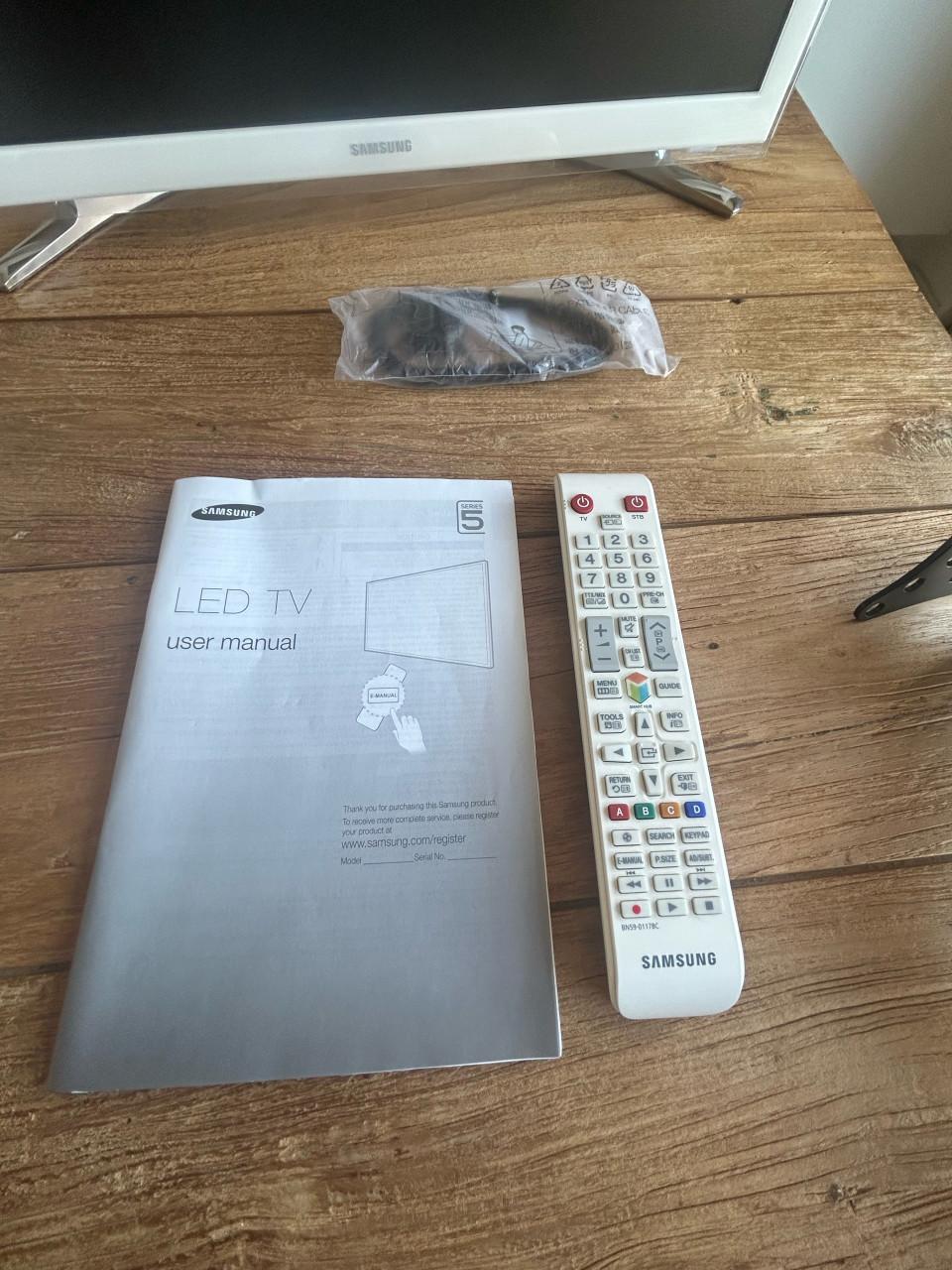 Samsung led tv 22” / 2 stuks