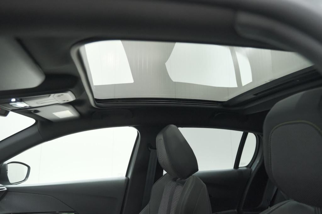 Peugeot 208 puretech 130 eat8 gt | glazen panoramadak | camera | navigatie