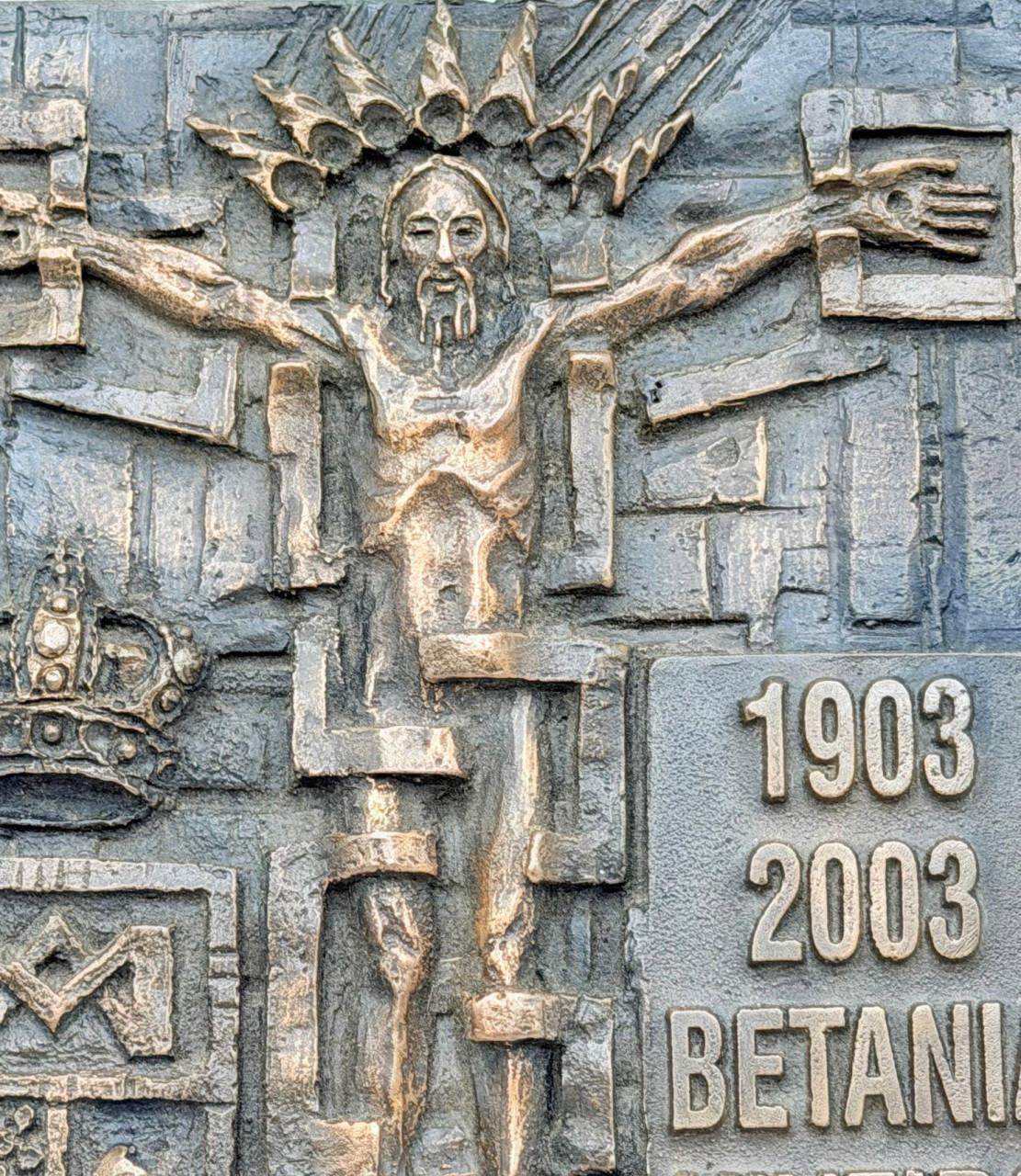 GESIGNEERDE BRONZEN HEDENDAAGSE CRUCIFIX