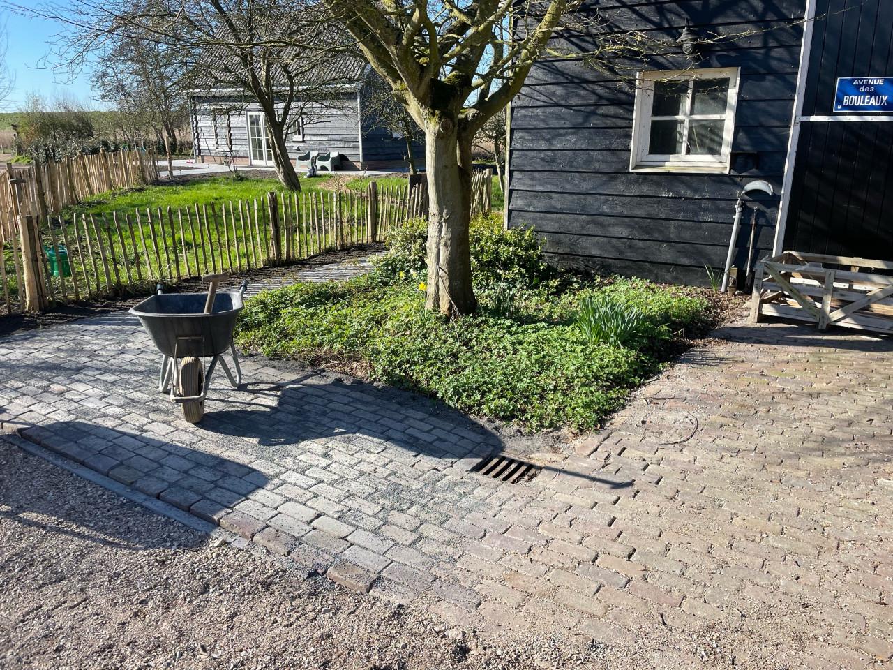 Gratis grote  partij tien duimers gebakken stenen