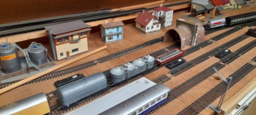 🚂 Grote modeltrein baan + veel rails & accessoires – compleet pakket!
