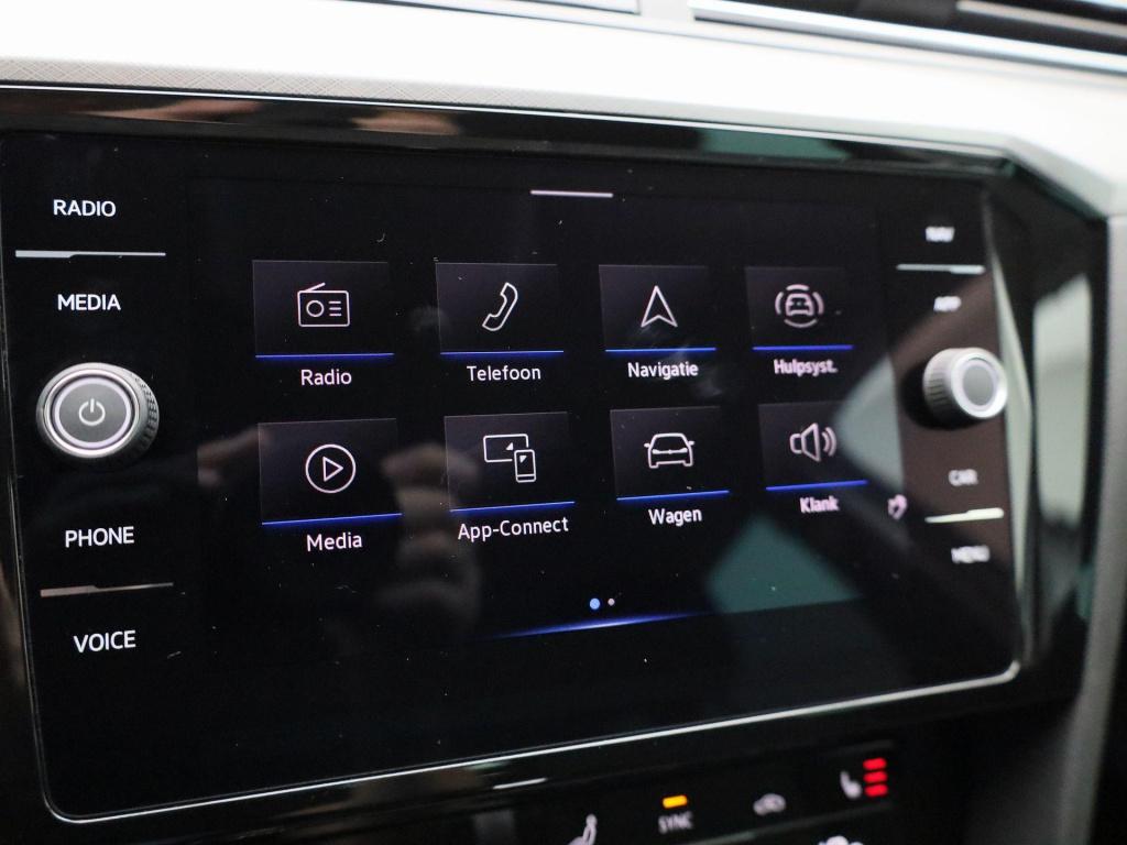 Volkswagen Passat variant 1.5 tsi business | automaat | lmv | parkeer senso
