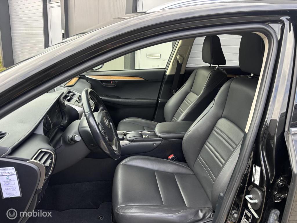 Lexus Nx 300h awd 25th edition