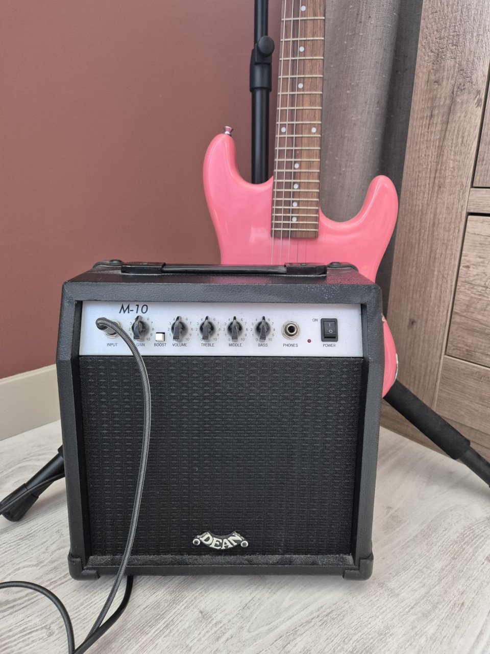 Gitaar + versterker + houder en tas