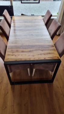 Industruele eettafel + stoelen