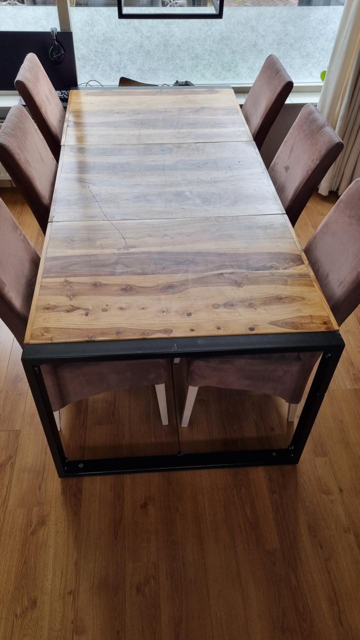 Industruele eettafel + stoelen