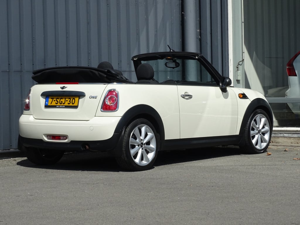 Mini One Cabrio mini 1.6 pepper | navi | stoelverwarming
