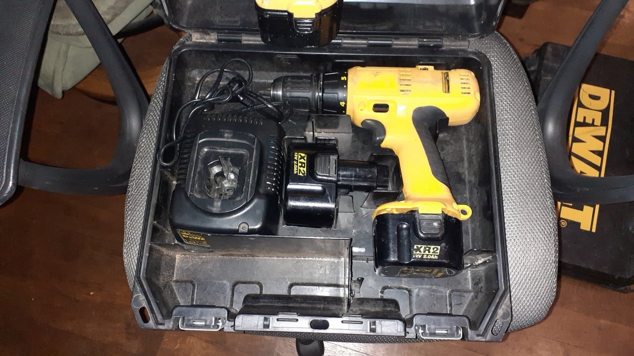 3 x Accu-Boormachines *** De WALT *** 12Volt
