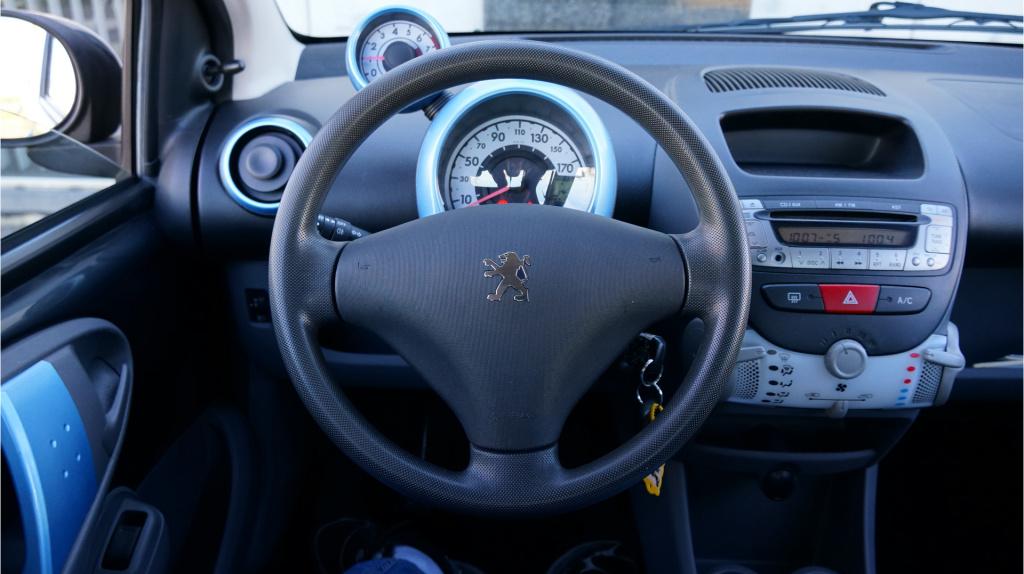 Peugeot 107 1.0-12v urban move rijklaar incl garantie