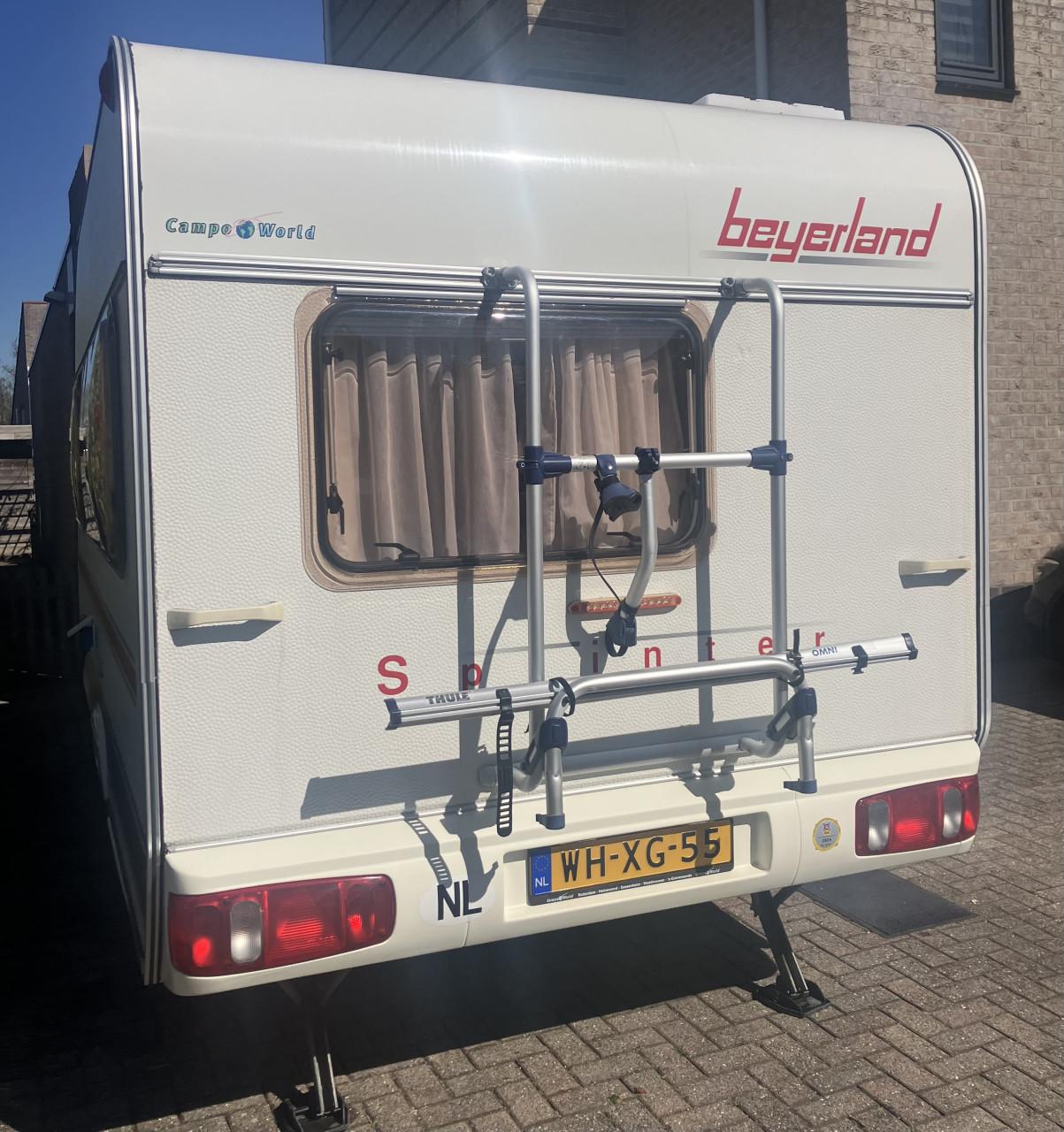 Te koop Beyerland caravan, 390-D sprinter LX (type 403b)