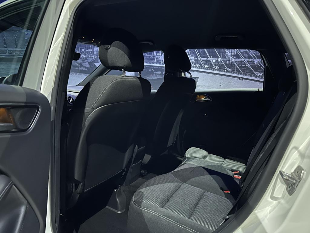 Mercedes-Benz B-Klasse 180 *nl-auto*camera*trekhaak*led*navi*