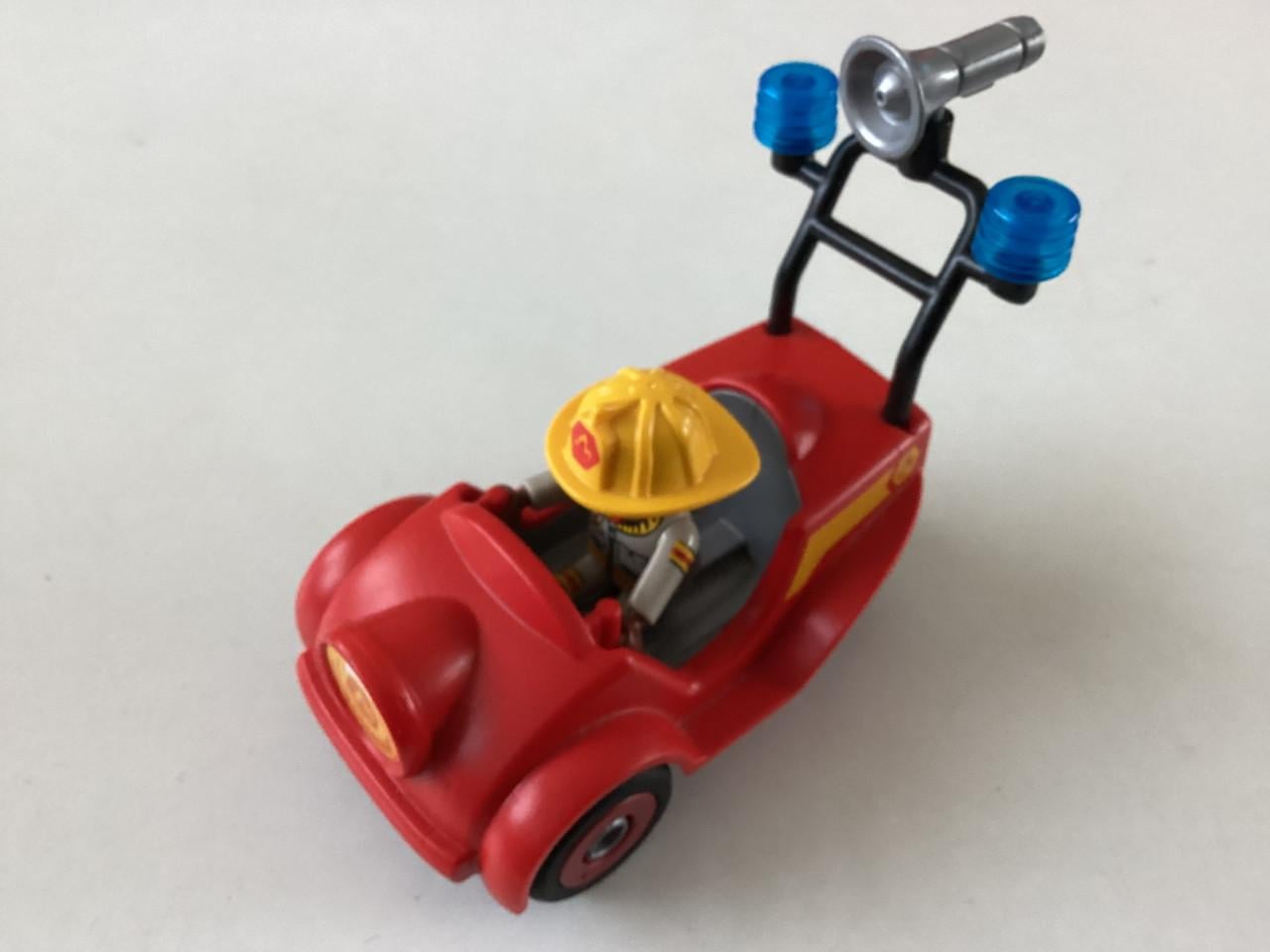Playmobil. KLEIN. 34 poppetjes, 6 paardjes, tractors. sportwagentje etc.